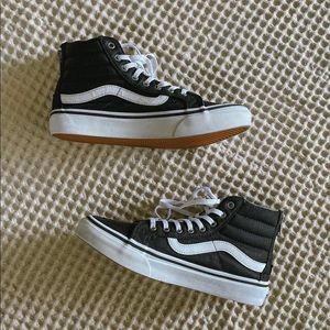 sold | like-new high top zip Vans